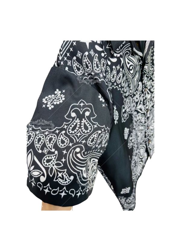 เสื้อยืดตราสัญลักษณ์สีดำ | เดอะ แกลเลอรี ลักซ์
