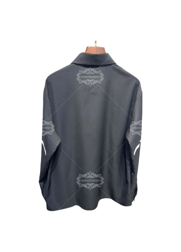 เสื้อเชิ้ตโลโก้ AMIRI Script สีดำ | ปลอกคอเพื่อการพักผ่อน