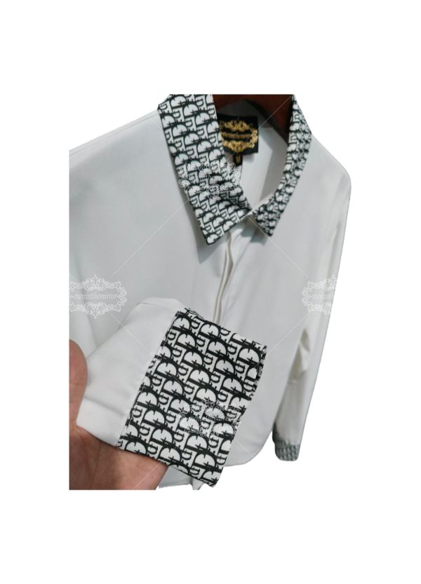 เสื้อเชิ้ตตัดแต่งอักษรย่อสีขาว | ปลอกคอเพื่อการพักผ่อน