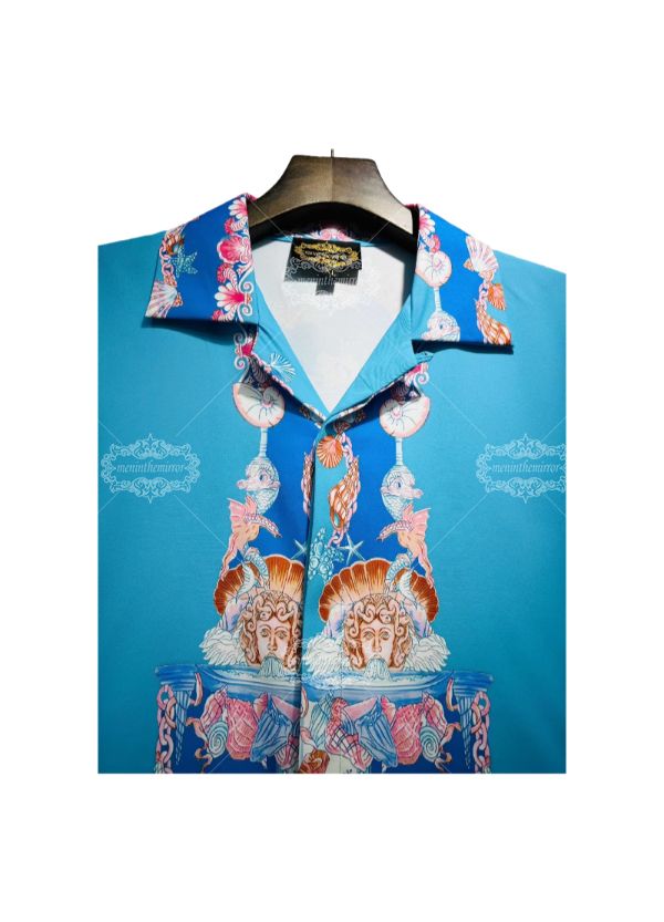 เสื้อยืด Blue Contrast Baroque Emblem | เดอะ แกลเลอรี ลักซ์