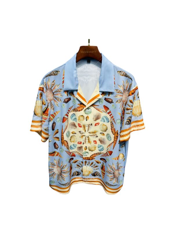 เสื้อเชิ้ตพิมพ์ลายเปลือกหอยสีฟ้าอ่อน | รีสอร์ตย้อนยุคแบบสั้น