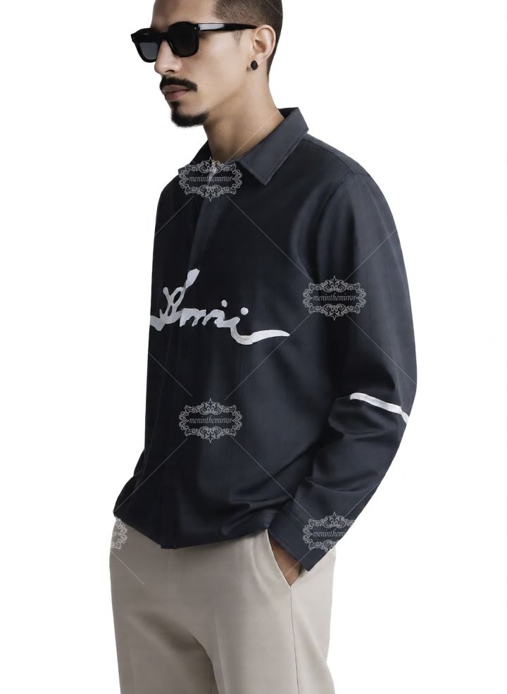 เสื้อเชิ้ตโลโก้ AMIRI Script สีดำ | ปลอกคอเพื่อการพักผ่อน